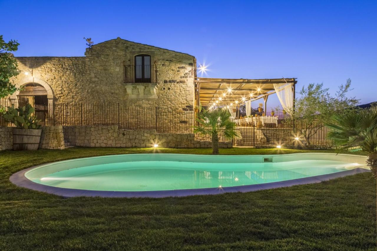 Masseria Fortificata Lo Zafferaneto Buccheri Εξωτερικό φωτογραφία