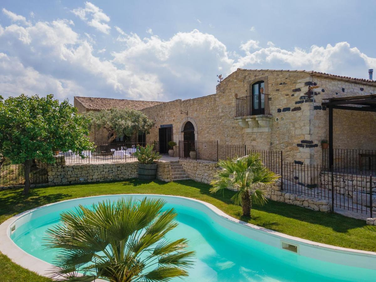 Masseria Fortificata Lo Zafferaneto Buccheri Εξωτερικό φωτογραφία