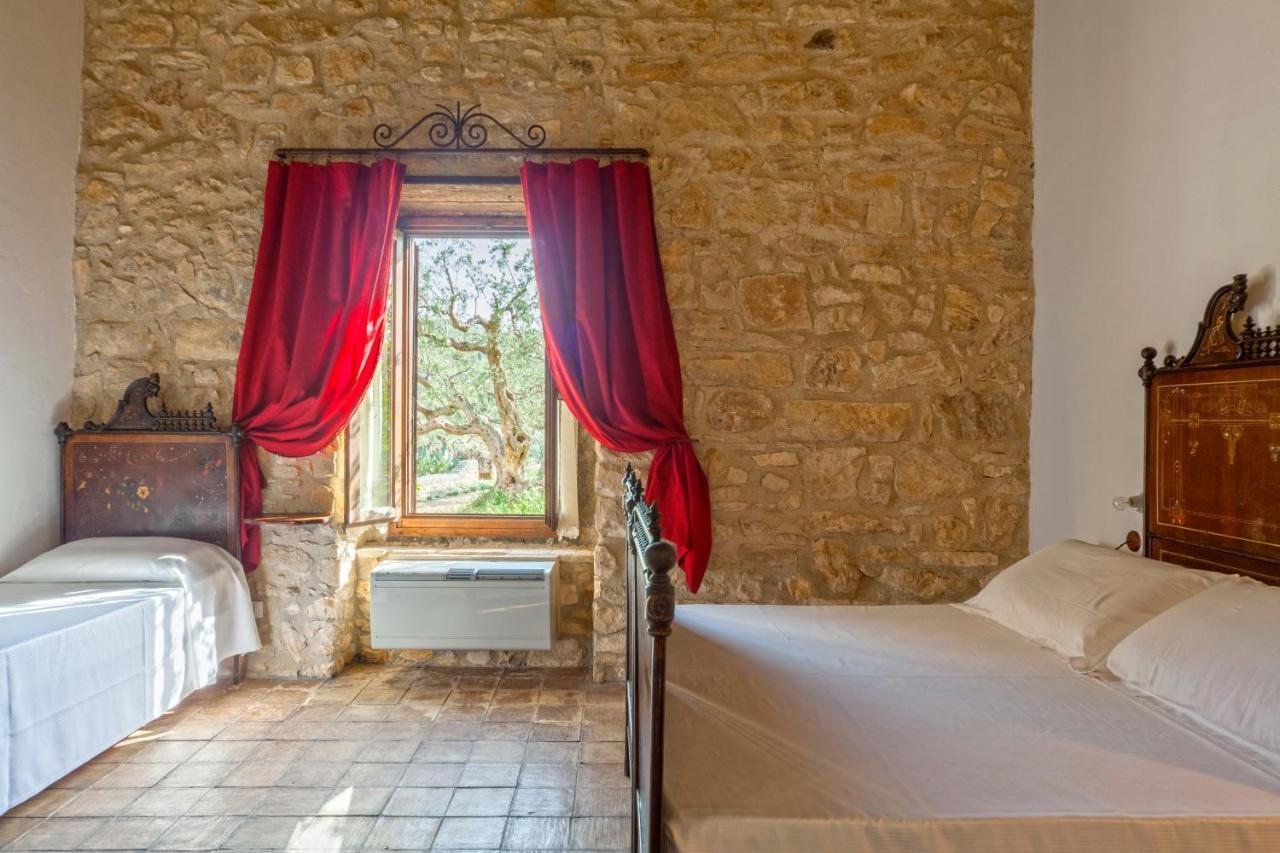Masseria Fortificata Lo Zafferaneto Buccheri Εξωτερικό φωτογραφία