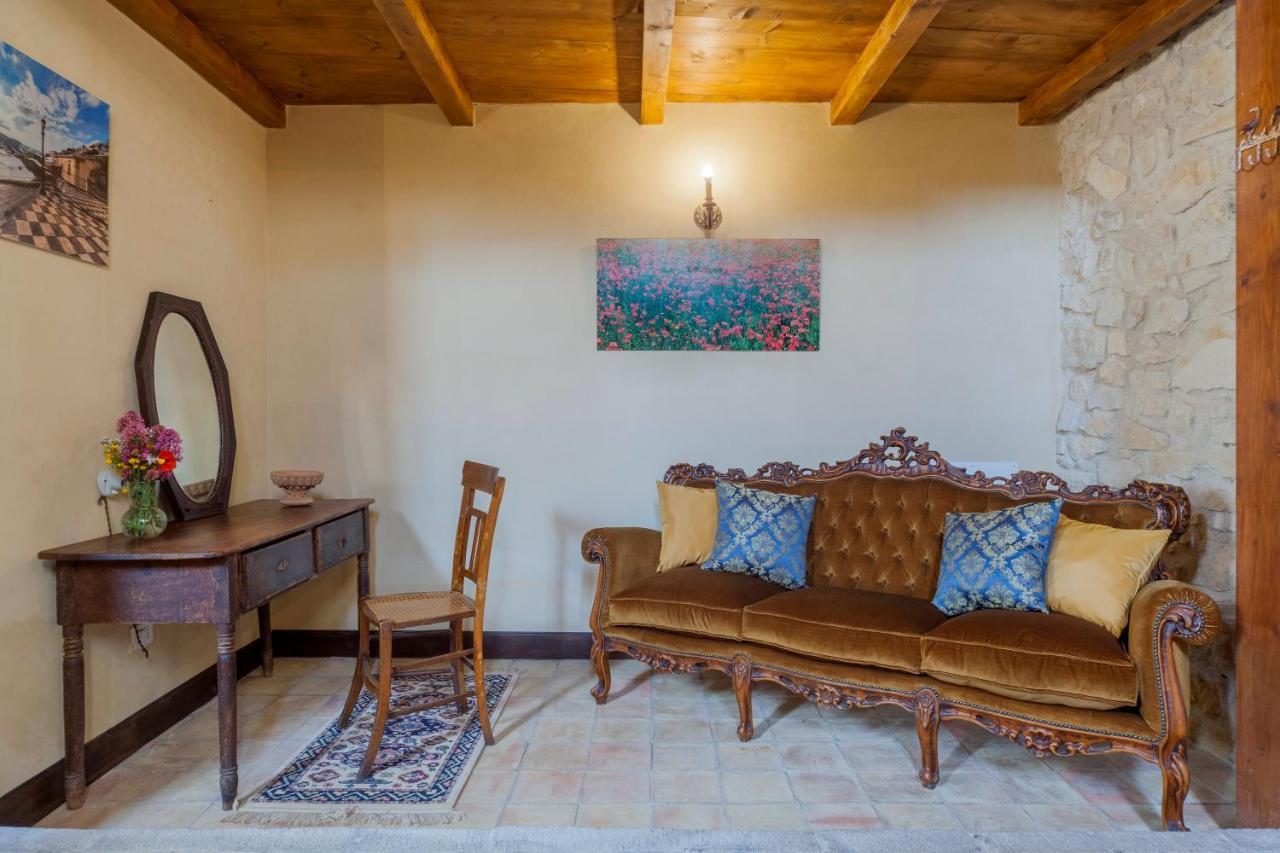 Masseria Fortificata Lo Zafferaneto Buccheri Εξωτερικό φωτογραφία