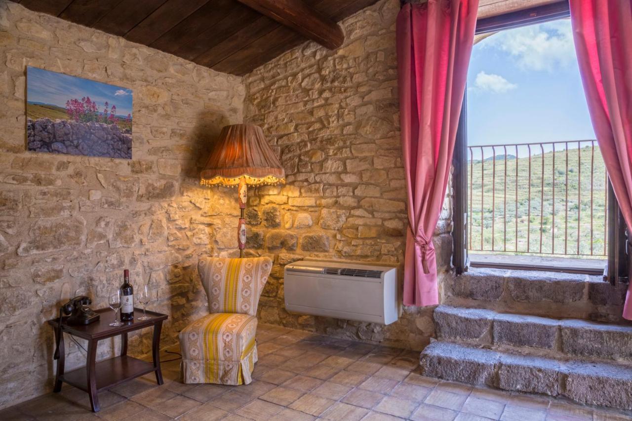 Masseria Fortificata Lo Zafferaneto Buccheri Εξωτερικό φωτογραφία