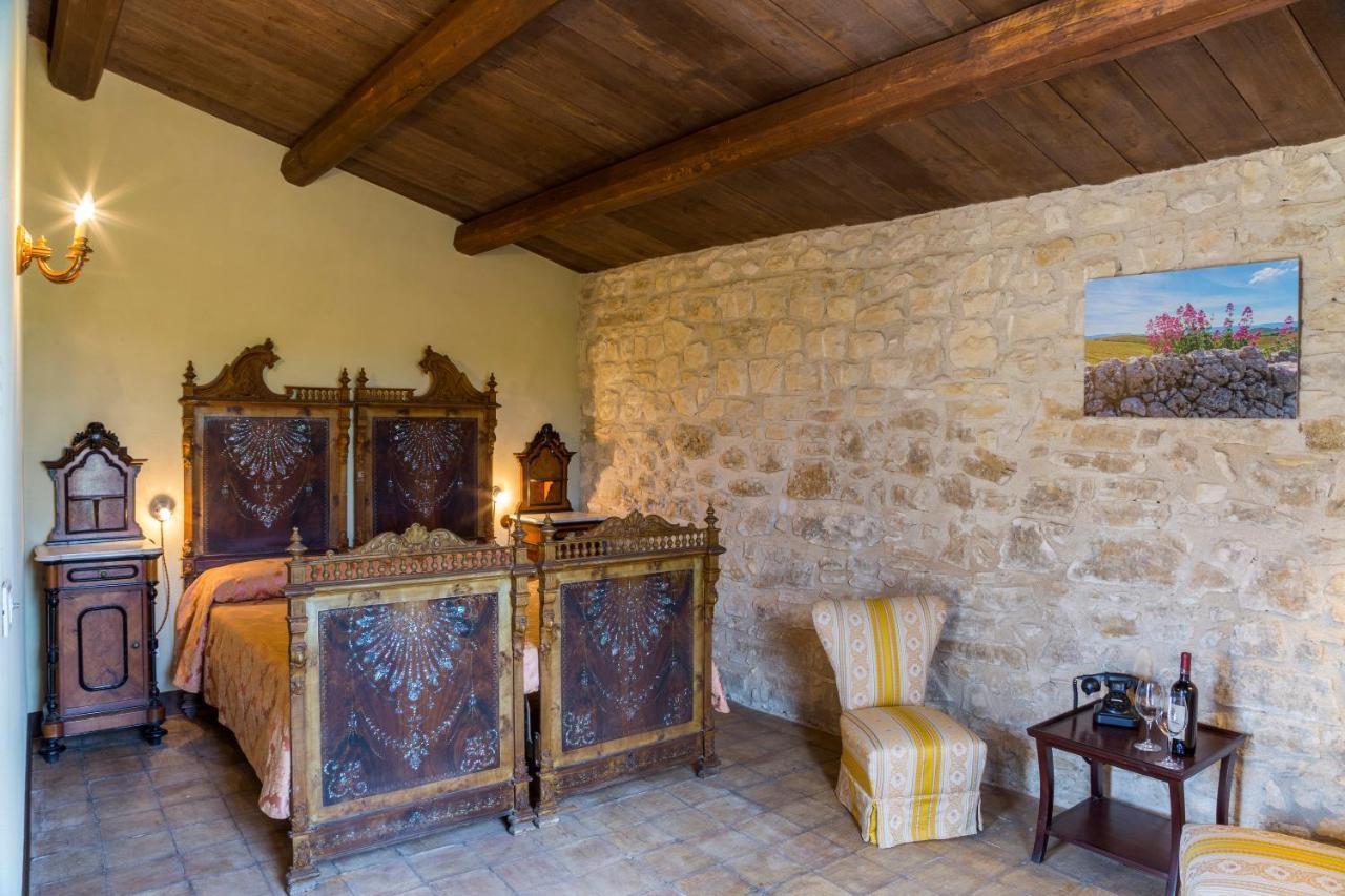 Masseria Fortificata Lo Zafferaneto Buccheri Εξωτερικό φωτογραφία