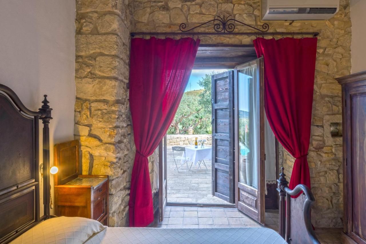 Masseria Fortificata Lo Zafferaneto Buccheri Εξωτερικό φωτογραφία