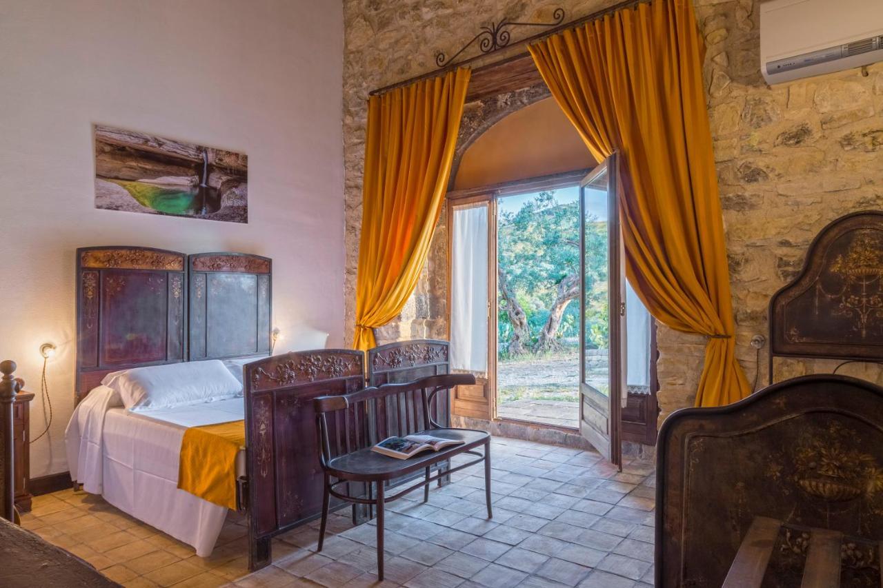 Masseria Fortificata Lo Zafferaneto Buccheri Εξωτερικό φωτογραφία