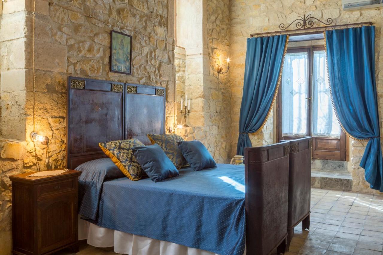 Masseria Fortificata Lo Zafferaneto Buccheri Εξωτερικό φωτογραφία