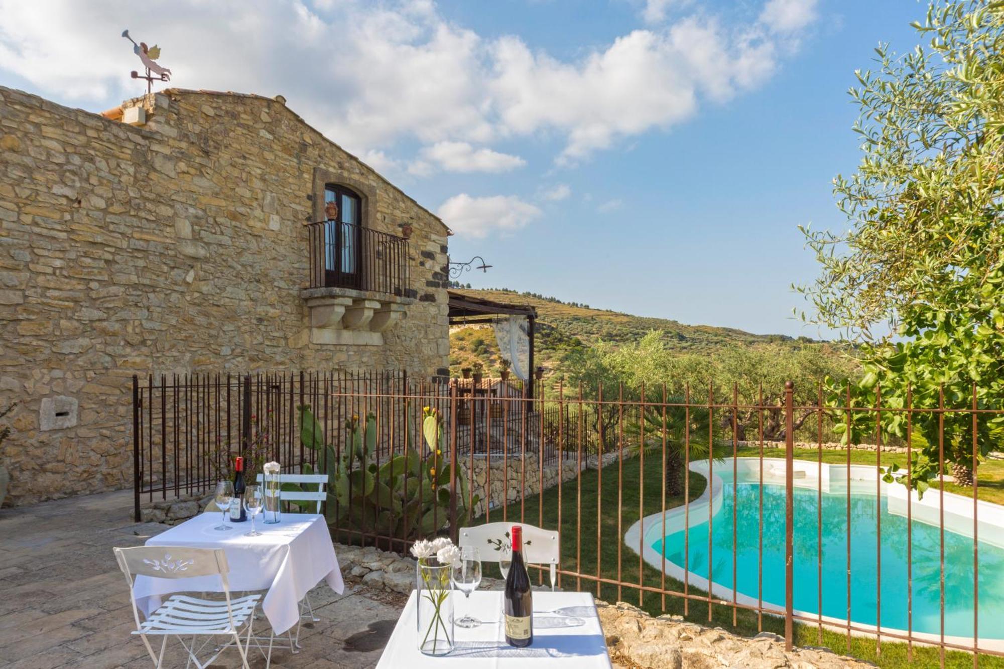 Masseria Fortificata Lo Zafferaneto Buccheri Εξωτερικό φωτογραφία
